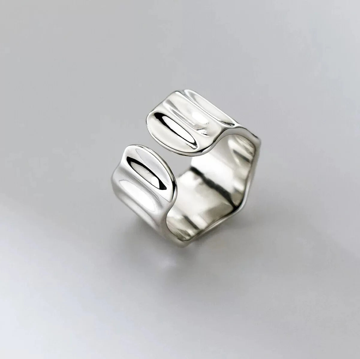 "Eternal Waves" Ring – 925 Sterling Silver