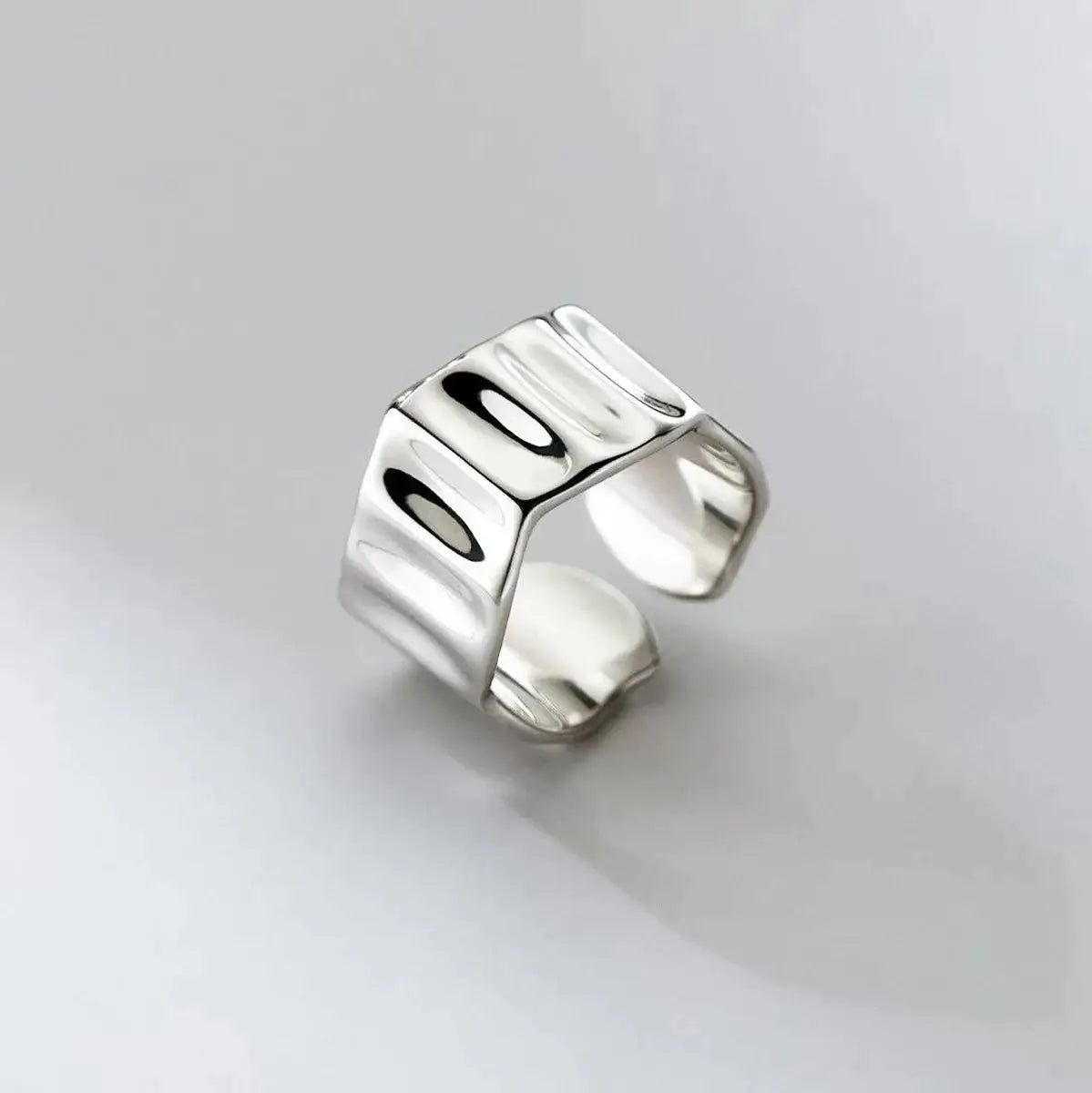 "Eternal Waves" Ring – 925 Sterling Silver