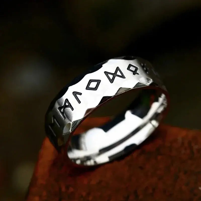 Bague "Skaldar" en Acier Inoxydable avec Runes Gravées Terres de Vikings