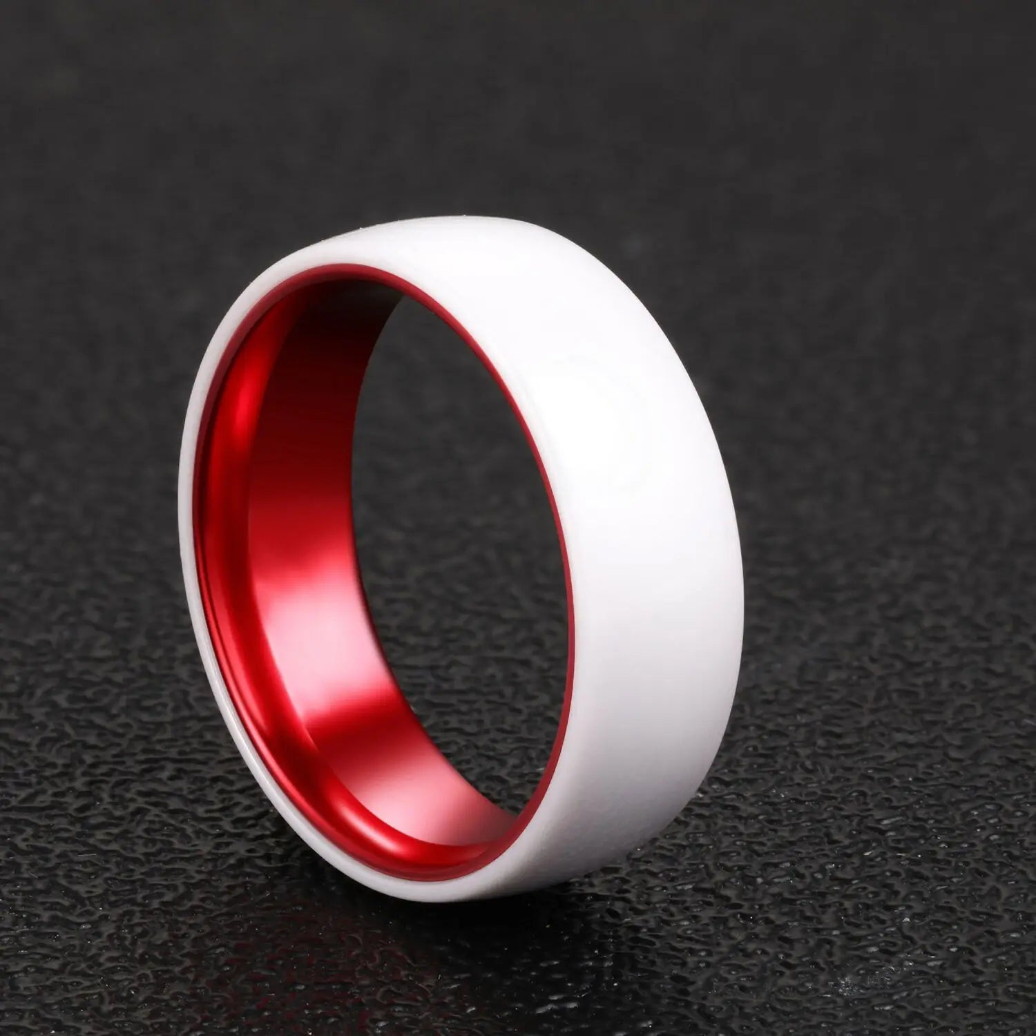 Bague Viking blanche avec intérieur rouge, vue latérale