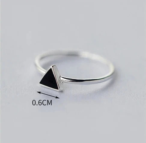 Bague "Valknut" Minimaliste – Symbole Triangulaire Viking en Argent