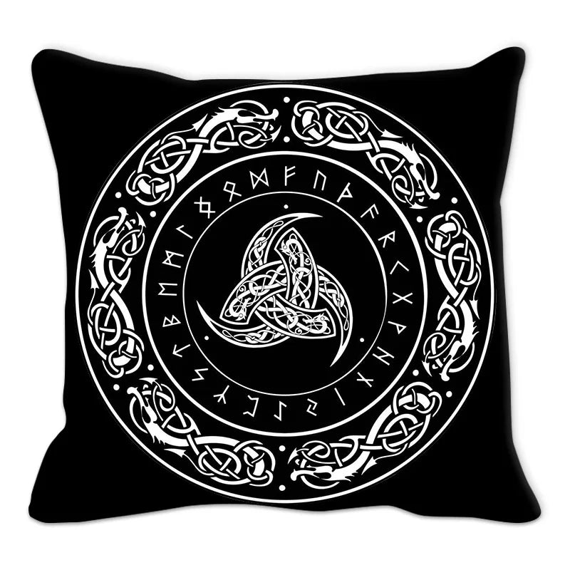 Housse de coussin noire avec symbole nordique et texte runique