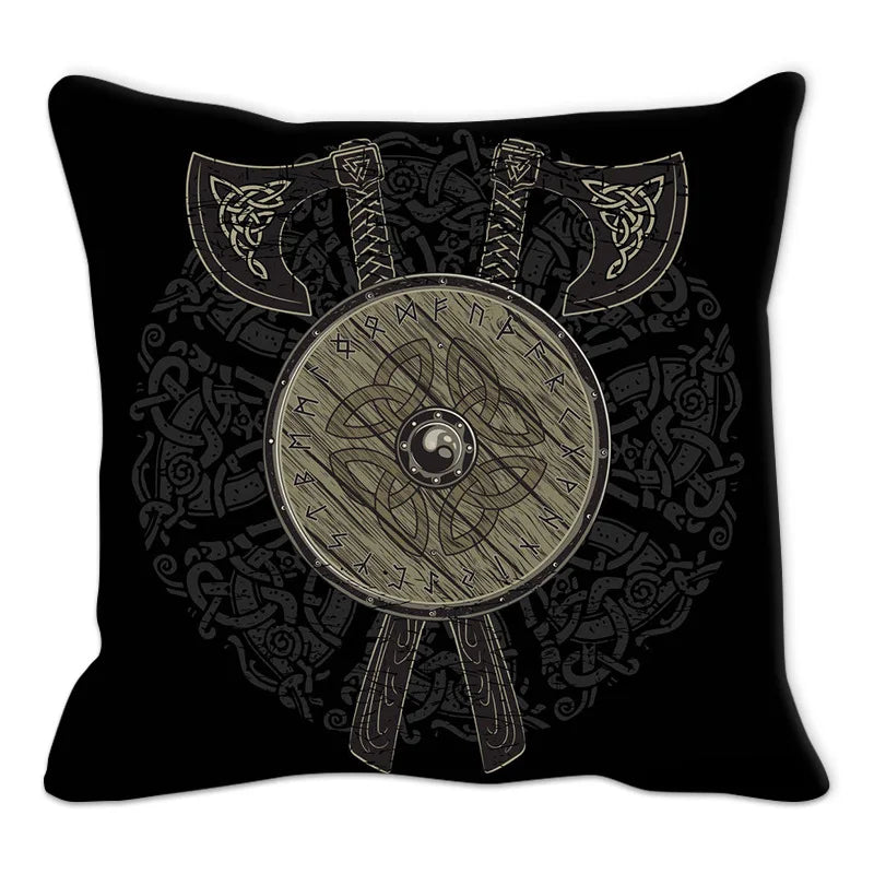 Housse de coussin noire avec triquetra et motifs épées