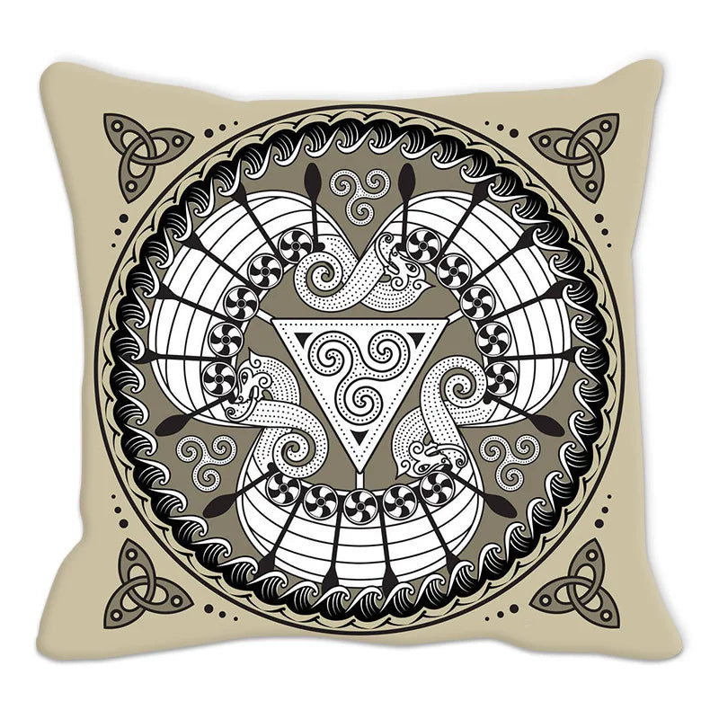 Housse de coussin beige avec motif de navires vikings