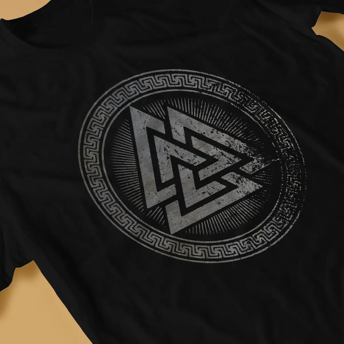 T-Shirt noir avec design Valknut, vue détaillée