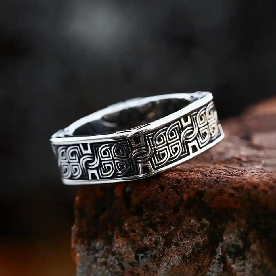 Bague Dvalin en acier inoxydable avec motifs celtiques